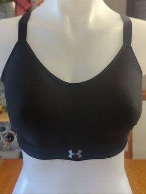 Women's Under Armour Continuum Low Sports Bra- Molded PU Padding- Key Hole Large